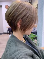 アヴァロン(AVALON)&nbsp;30.40代にオススメ×  前髪長め×丸みくびれショート☆