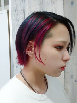 トムキャット(TOM CAT) インナーカラー ショート ブルーアッシュ×ピンクレッド