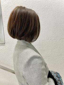 ヘアーロギア 栄店(hair LOGiA) ★hair LOGiA★　前下がりボブ切りっぱなし　横