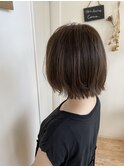 外ハネ切りっぱなしボブ