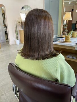 キュオンシア(CUEON. ciea) 切りっぱなし×アッシュベージュ