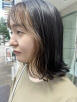 インビテーション(invitation) ミルクティーベージュ・インナーカラー・肩ライン・ミディアム