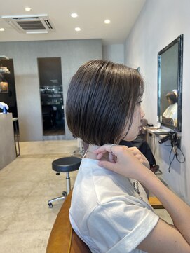 クルニエ(crenier) グレージュ/オリーブ/切りっぱなしボブ