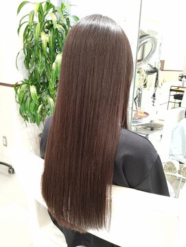 レブリィ ゼンコー 国領(Reverie ZENKO) ツヤ髪スタイル/フルカラー/小顔カット