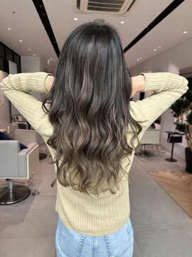 ステア ケース(stair case) ロングレイヤー　ハイライトバレイヤージュ