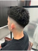 スキンフェード ハイフェード 短髪 刈り上げ　黒髪