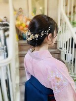 美容室 ティンカーベル シニヨンヘア