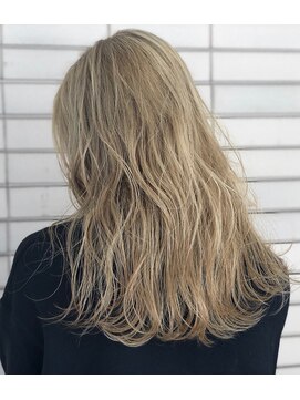 アルボグランデ(arbol grande) 外国人風ハイトーングレージュ