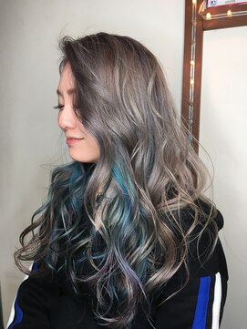 ブラット(brat) 外人風ハイトーンカラー