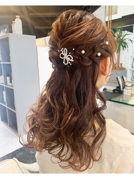 ロナ 岡崎竜美丘店(RONA) ゆるふわハーフアップ