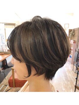 セシカアージュ(Cesica age) ハイライトで立体感ショート