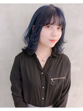 イル(ill) ミディアムウルフ デイビーカラー 外ハネ 大須