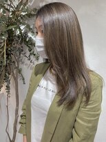 ベルム(Belme)&nbsp;透明感グレージュハイライトロングレイヤー