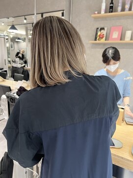 レディアル 大宮(REDEAL ope.) エアータッチバレイヤージュ[ハイライト白髪ぼかし]