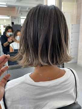 イキ 表参道(iki omotesando) モード/無造作ウェーブ/大人ガーリー[表参道駅]