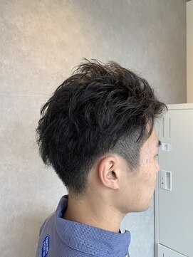 リム(LIM) 刈り上げ有りのスパイキーショート