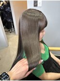 オリーブベージュ