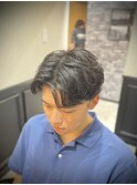 メンズナチュラルセンターパートニュアンスパーマ毛流れ重視