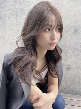 アイリス(AIRIS) アッシュベージュカラー 顔周りカット 韓国風くびれヘア　30代