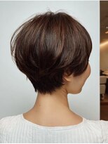 レリーノーブル 西宮北口(RelyNoble)&nbsp;大人可愛いくびれショート×ハイライト[西宮北口/白髪ぼかし]