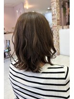 ドゥ スタイル 三国ヶ丘店(Duex Style)&nbsp;新色、白髪ぼかしカラー×大人可愛いミディアムパーマスタイル