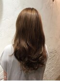 外国人風ヘアスタイル／ロングヘア／アッシュ系カラー
