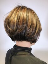 ビアンコ(BlANCO)&nbsp;【BLANCO】グレイカラーもオシャレにミセスショートボブ(AKANE)