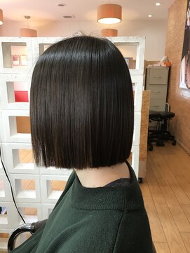 ワンポイント レガーレ(ONE POINT LEGARE) 切りっぱなしボブ