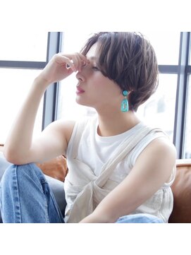 アニータバイガネイシャ(Aujua anita by ganesha) くびれショート#髪質改善#長浜#ブリーチ#ダブルカラー