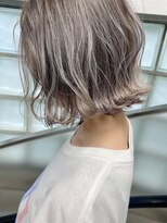 ジャム(Jam)&nbsp;切りっぱなしボブ×ホワイト系シルバーカラー★中村大輔