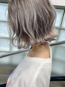 ジャム(Jam) 切りっぱなしボブ×ホワイト系シルバーカラー★中村大輔