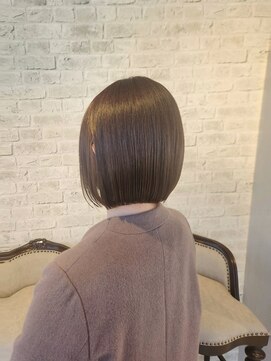 リン(Lin) ぱつっとぼぶ・フォギーベージュ