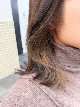 ルヴェルヘアー(Revel hair) くびれセミディ×ベージュインナー
