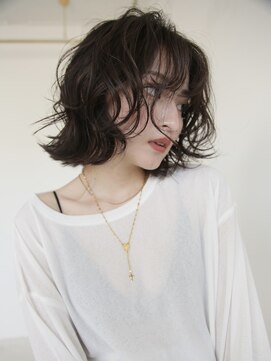 エヌ トーキョー(enu TOKYO) レイヤーカット ミディアムヘア 学芸大学