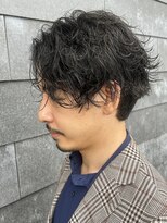 ヒュイル バイ ニアウ(Hwyl by Niau) メンズセンターパートツイストスパイラルシャドウパーマ眉毛