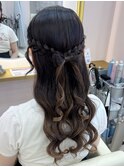 髪の毛リボンハーフアップ