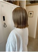 大人シアーベージュミニウルフボブミディアムレイヤー