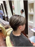 刈り上げ女子♪襟足スッキリ大人キレイなハイライトショート