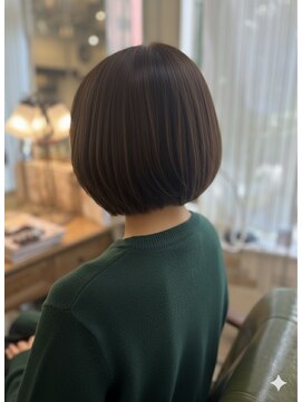 ソレイユ 新宿御苑前 (SOLEIL) 重め丸みショートボブ
