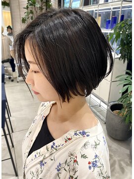 ステア ケース(stair case) 大人ショート/ショートボブ/白髪ぼかしハイライト/銀座/武蔵小杉