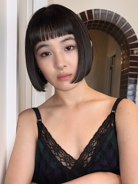 ザ スリック(THE SLICK) ぱっつん黒髪ミニボブ◎モード感漂う個性派