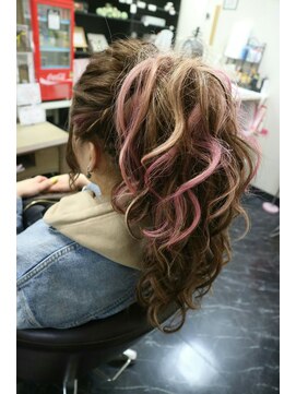 エヌエービー 池袋店(N.A.B.) ポニーテール