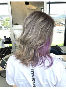 ストゥー(StueW.) インナー【倉敷】【岡山】【ハイライト】【バレイヤージュ】