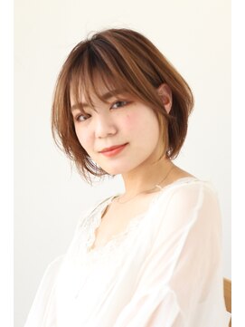 エクリ 麻布十番(equri) ふんわりショートボブとインナーカラー