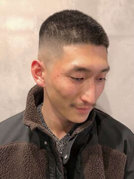 フランクスバーバーリザーブ 人形町店(FRANK’S BARBER RESERVE) ボウズスキンフェードスタイル y
