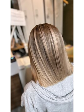 ラフ(LAFF) #ショコラアッシュ#ヘルシースタイル#ふんわりカール