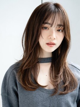 エインアンリー 表参道(AIN.ANLY.) フェイスレイヤーぱっつん前髪薄めバングハッシュカット大人女子