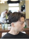 センターパート×テーパーフェード