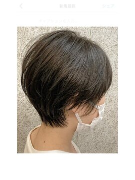 アッタニコ(atta2co) くびれショート 耳かけショート グレージュ ツヤ 髪質改善