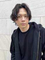 トルネード(TORNADO) メンズショートパーマセンターパート丸顔ビジネスヘアK20250407